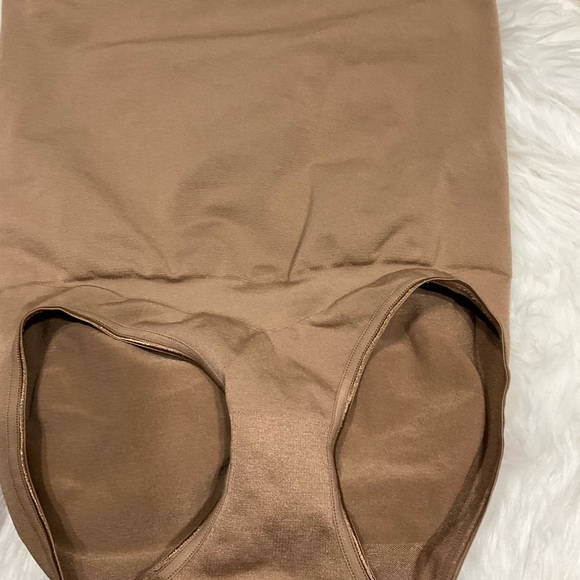 Set of 2 SPANX High-Waisted Shapewear in Nude and Brown - Picture 2 of 6